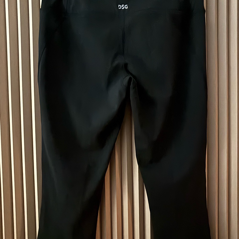 DSG Pure Black Women's Capri Leggings